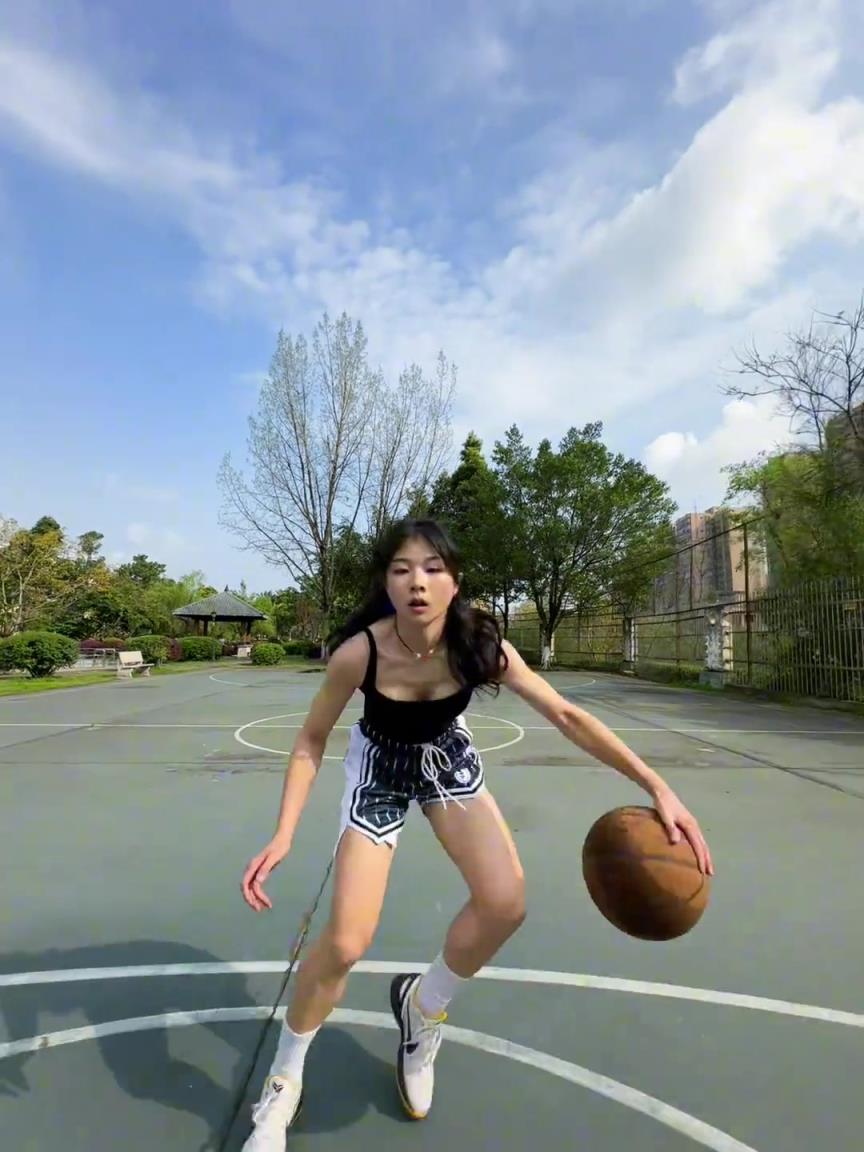 看著有點(diǎn)實(shí)力，敢背打我不？